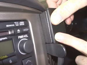 ClicOn Dash Mount - Suit 100 Series Landcruiser 02-07 - Centre Mount (653161) - Image 4