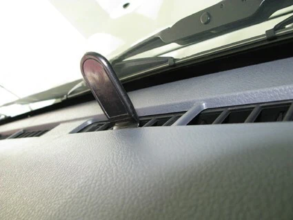 ClicOn Dash Mount - Suit 76, 78, 79 Series 08-23 - Centre Mount (654467) - Image 3