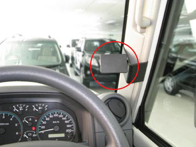 ClicOn Dash Mount - Suit 76, 78, 79 Series 08-23 - Right Hand Mount (604468) - Image 2