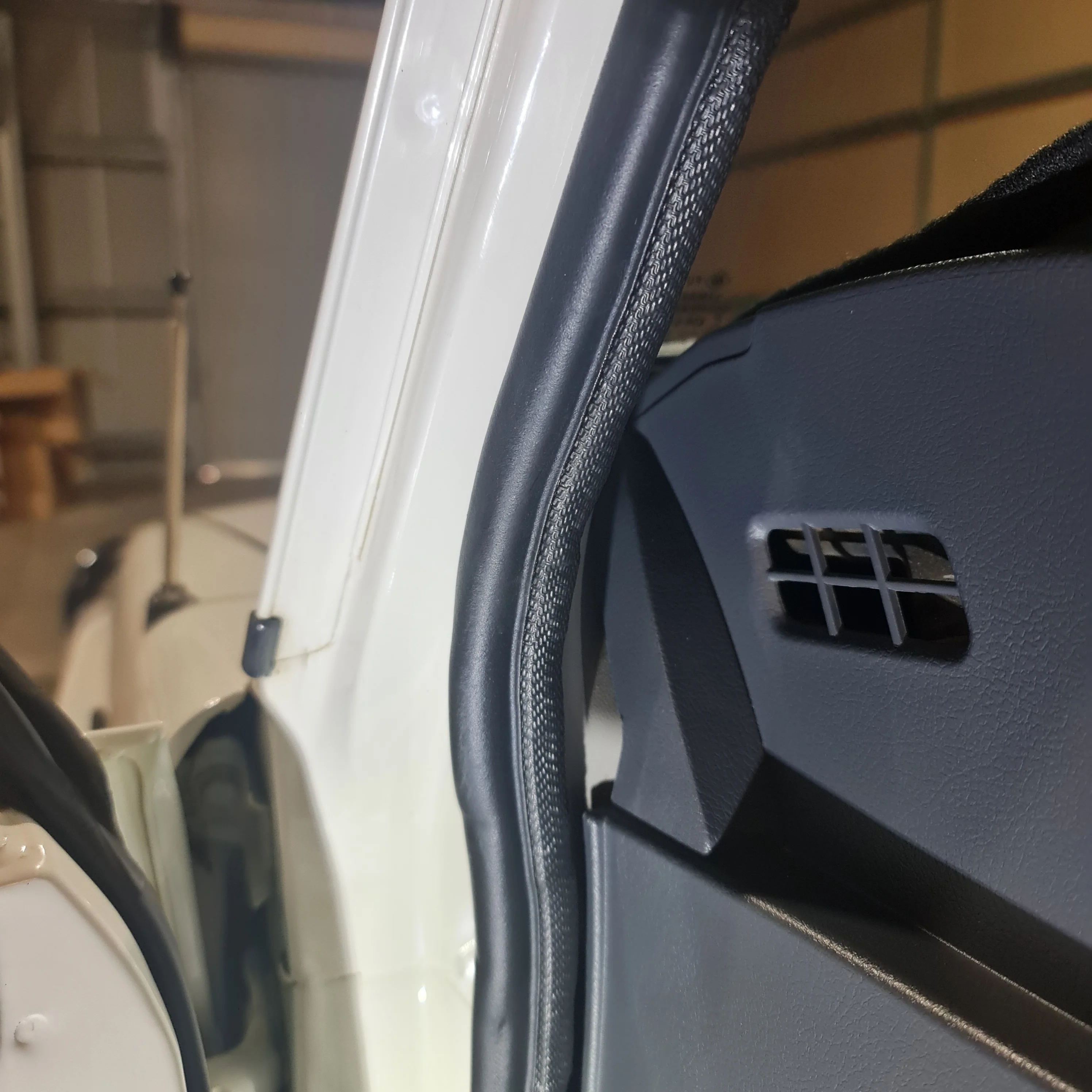 Door Seal Kit - Suitable for use with 70 series Land Cruiser - Image 4