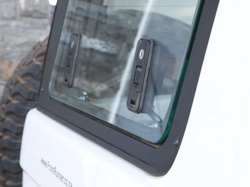 Toyota Land Cruiser 76 Gullwing Window / Right Hand Side Glass - Image 5